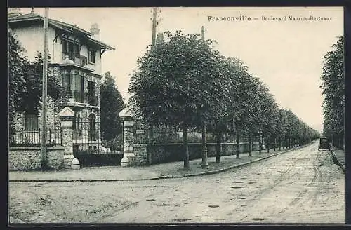 AK Franconville, Boulevard Maurice-Berteaux avec maisons et arbres bordant la rue