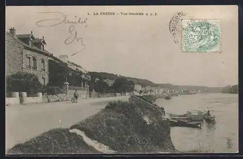 AK La Frette, Vue générale de la route et de la rivière avec barques