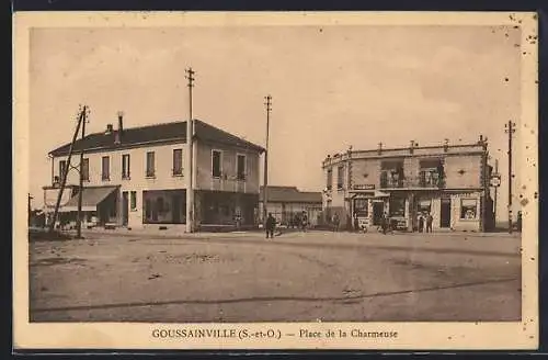 AK Goussainville, Place de la Charmeuse avec bâtiments et passants