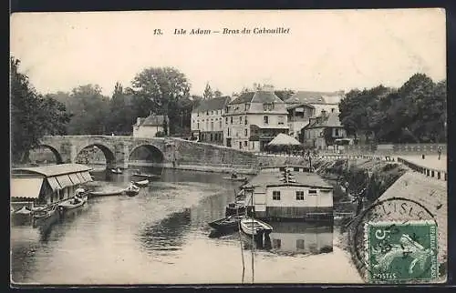 AK L`Isle-Adam, Bras du Cabouillet et pont en pierre avec bateaux amarrés