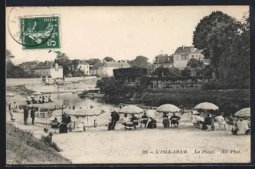 AK L`Isle-Adam, La Plage animée avec parasols et baigneurs au bord de l`eau