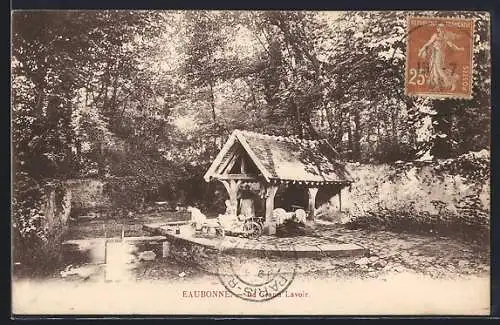 AK Eaubonne, Le lavoir sous les arbres en pleine nature