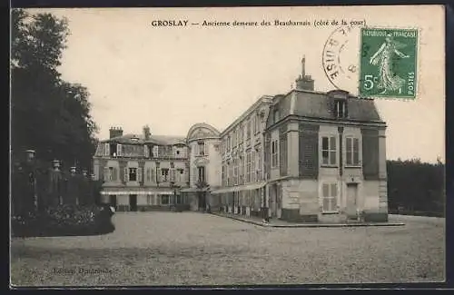 AK Groslay, Ancienne demeure des Beauharnais (côté de la cour)
