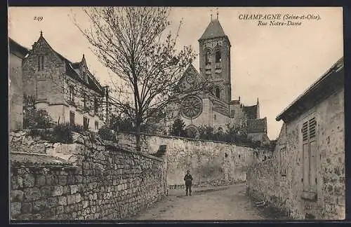 AK Champagne, Rue Notre-Dame et l`église en arrière-plan