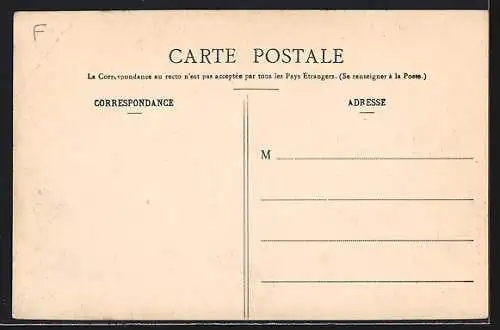 AK Fremécourt, L`Église avec habitants devant l`entrée