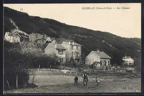 AK Herblay, Les Coteaux avec maisons et collines en arrière-plan