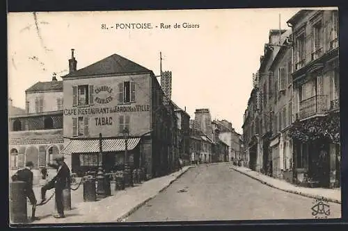 AK Pontoise, Rue de Gisors avec café et passants