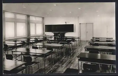 AK Springe /Deister, DGB-Bundesschule, Innenansicht eines Klassenzimmers
