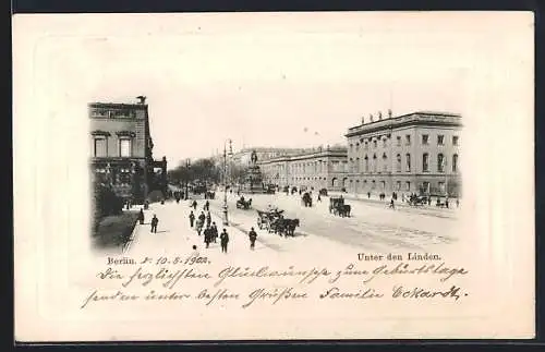 AK Berlin, Unter den Linden mit Passanten und Pferdekutschen