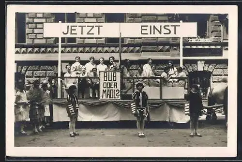 AK Wien, Gewerbefestzug 1929, Wagen Bub oder Mädl?, Kostümierte