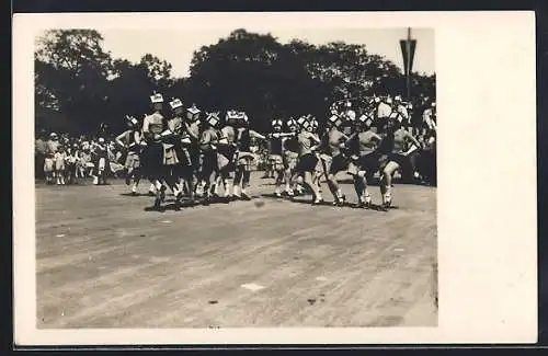 AK Wien, Gewerbefestzug 1929, Tänzer mit Schachtelhüten