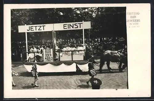 AK Wien, Gewerbefestzug 1929, Wagen Bub oder Mädl?, Kostümierte, Publikum