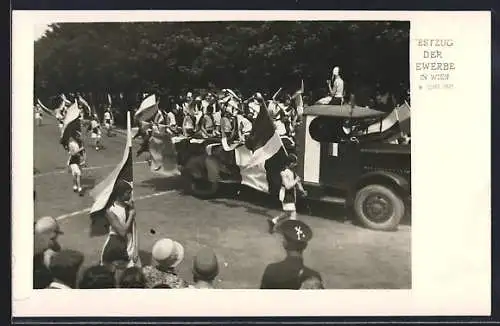 AK Wien, Gewerbefestzug 1929, LKW mit Fahnenträgern