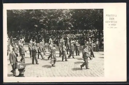 AK Wien, Gewerbefestzug 1929, Fussgänger und Publikum