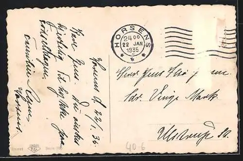 Künstler-AK Chauffeur schiebt dicke Frau in ein Auto