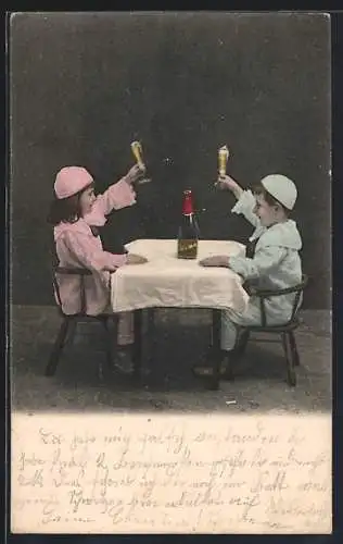 AK Pierrot stösst mit Sekt an