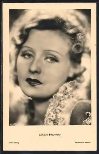 AK Schauspielerin Lilian harvey, Portrait mit verträumtem Blick, Stoffe von W und W