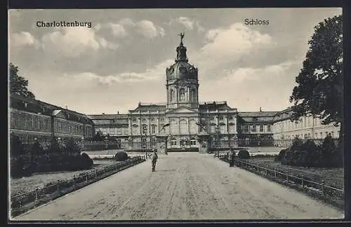 AK Berlin-Charlottenburg, Blick auf das Schloss