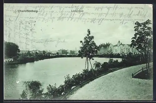 AK Berlin-Charlottenburg, Partie am Lietzensee mit Gehweg
