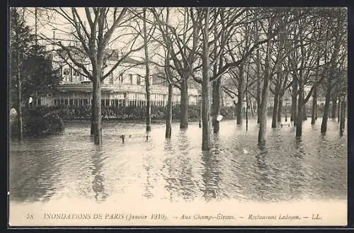 AK Paris, Inondations de 1910 aux Champs-Élysées, Restaurant Ledoyen inondé
