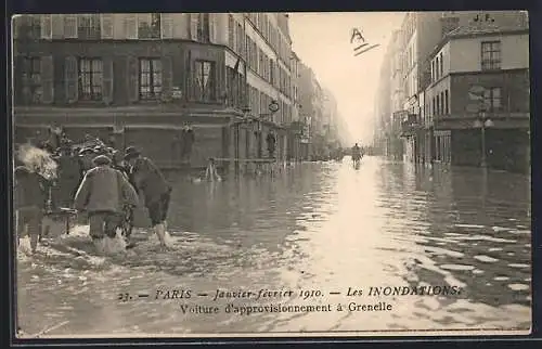 AK Paris, Les Inondations 1910, Voiture d`approvisionnement à Grenelle