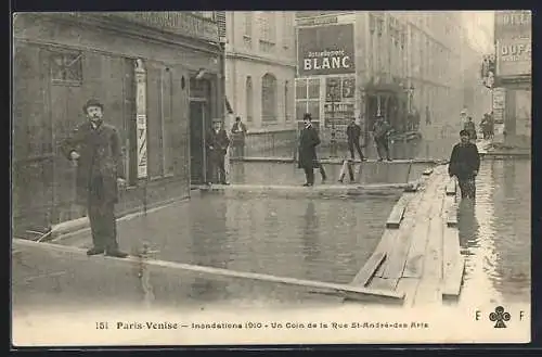 AK Paris-Venise, Inondations 1910, Un coin de la Rue St-André-des-Arts