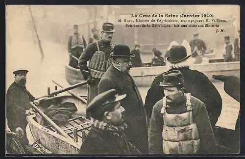 AK Paris, La Crue de la Seine 1910, visite présidentielle aux sinistrés en barque