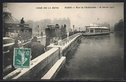 AK Paris, Crue de la Seine au Pont de l`Archevêché, 28 Janvier 1910