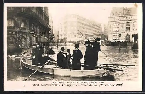 AK Paris, Inondations 1910 à Gare Saint-Lazare, Transport en canot Berton