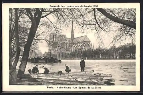 AK Paris, Notre-Dame, Les Epaves de la Seine lors des Inondations de Janvier 1910