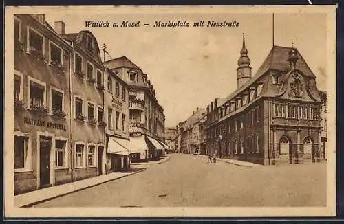 AK Wittlich a. Mosel, Marktplatz mit Neustrasse und Rathaus-Apotheke