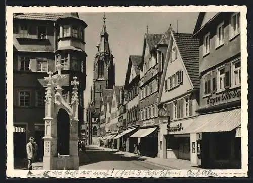 AK Reutlingen, Wilhelmstrasse mit Lindenbrunnen und Marienkirche