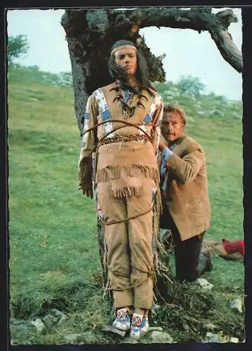 AK Schauspieler Lex Barker und Pierre Brice in Winnetou II.