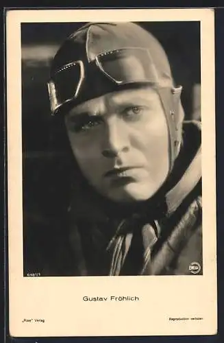 AK Schauspieler Gustav Fröhlich in historischer Fliegerkleidung