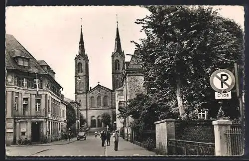 AK Lahr /Baden, Schillerstrasse mit Blick auf die Kirche