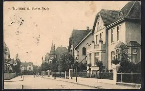 AK Neumünster, Marien-Strasse mit Radfahrer