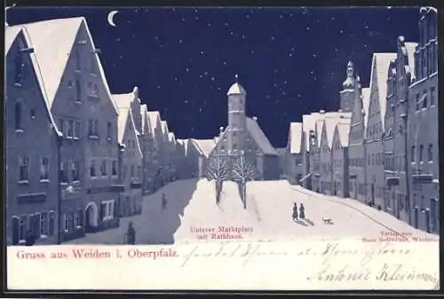 AK Weiden i. Oberpfalz, Unterer Marktplatz mit Geschäften und Rathaus bei Mondschein im Winter