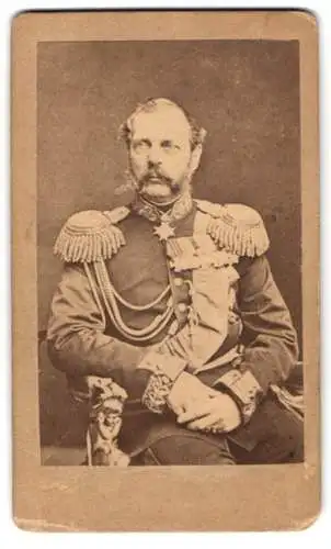 Fotografie Zar Alexander II. Nikolajewitsch von Russland in Uniform mit Ordenspange und Halsorden