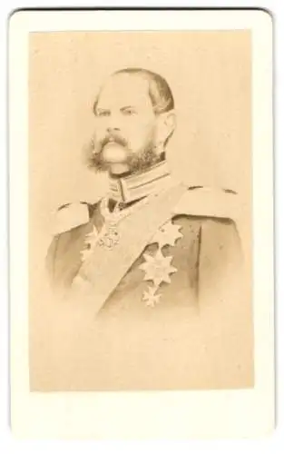Fotografie Prinz Friedrich Carl Alexander von Preussen in Uniform, mit Orden