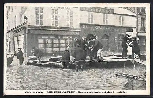 AK Maisons-Alfort, Approvisionnement des sinistrés lors de l`inondation de janvier 1910