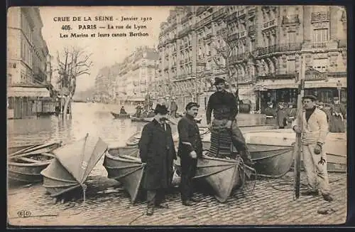 AK Paris, Crue de la Seine 1910, Rue de Lyon avec marins et canots Berthon