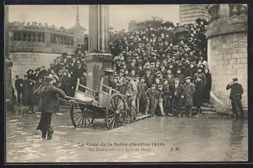 AK Paris, La crue de la Seine 1910, Un transbordement Quai de Passy