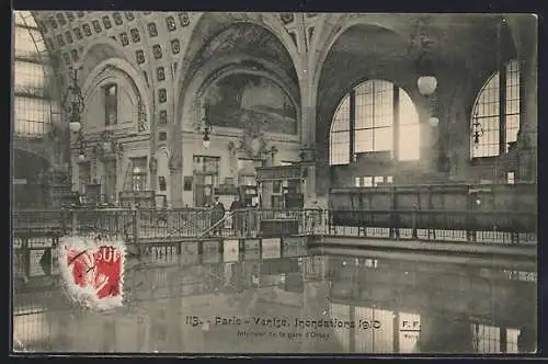 AK Paris, Inondations 1910, Intérieur de la gare d`Orsay inondé