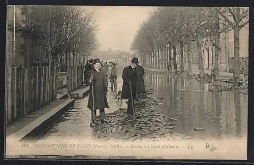 AK Paris, Inondations de 1910, Boulevard Saint-Germain