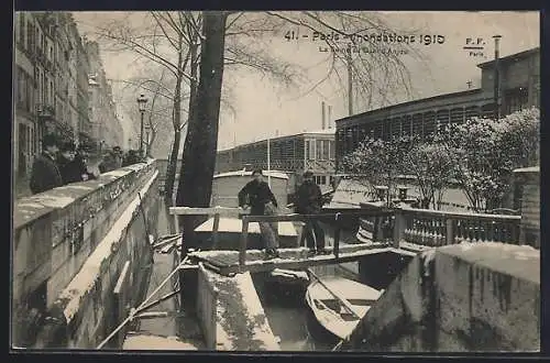 AK Paris, La Seine au Quai d`Anjou lors des Inondations 1910