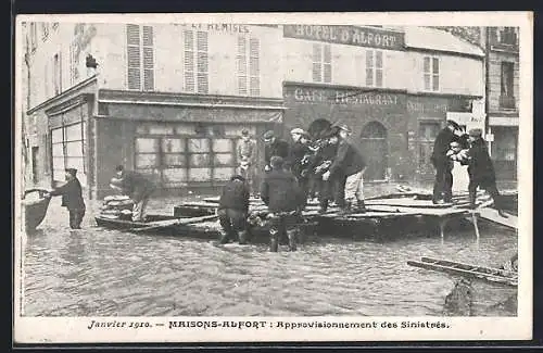 AK Maisons-Alfort, Approvisionnement des Sinistrés lors de l`inondation de janvier 1910