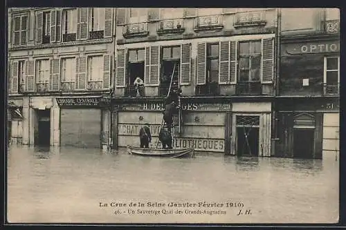 AK Paris, Un sauvetage Quai des Grands-Augustins durant la crue de la Seine 1910