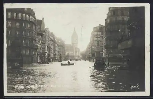 AK Paris, Inondation 1910, Rue de Lyon avec barques naviguant