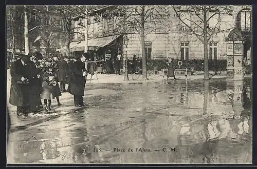 AK Paris, Inondation 1910 sur la Place de l`Alma