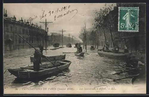 AK Paris, Les Sauveteurs à Alfort lors des inondations de janvier 1910
